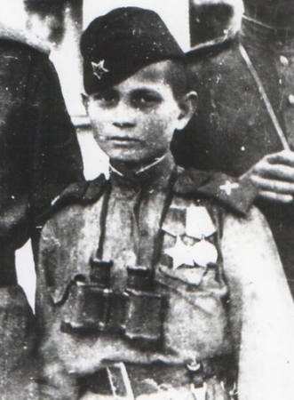 Юные герои Великой войны : Володя Тарновский